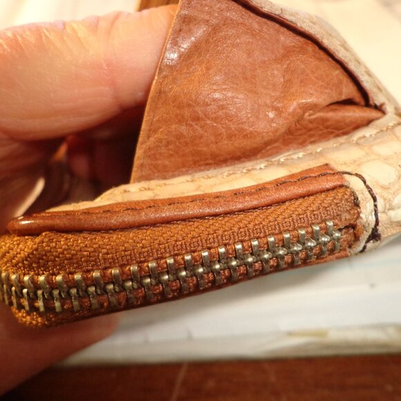 NWOT FOSSIL GENUINE LEATHER WALLET Zip Closure Zip Pocket Beige/Tan - Picture 7 of 8